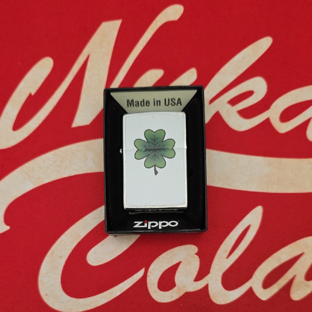 Zippo White Lighter with Green Clover Design